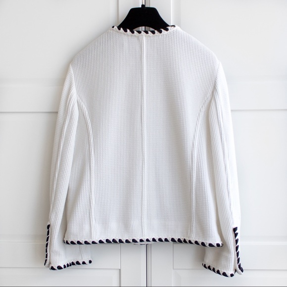 Chanel Cruise 2021 White Black Tweed CC Braided 21C Jacket - Picture 5 of 16
